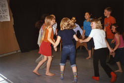 Barneteater. The Aboakyer Festival with Richard Danquah. Kon