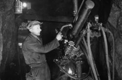 Diamantboring nede i gruva.