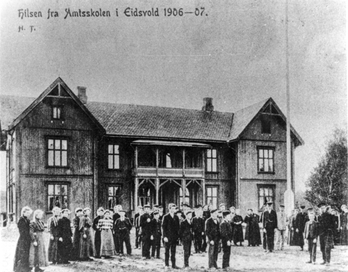 «Amtsskolen i Eidsvold 1906-07»
