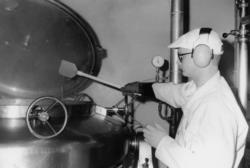 Nordmøre og Romsdal Meieri, avd Elnesvågen...Myseproduksjons