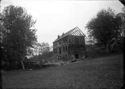 Solbakken i Eidsvåg under oppføring.