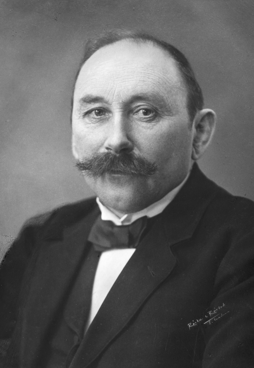 Anders Mo, lærer ved Ringsaker Amtsskole i 1900 til 1903. 