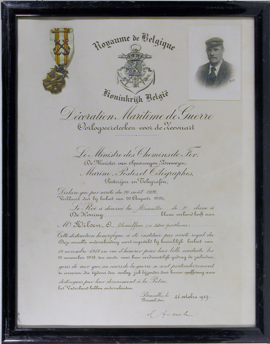 Diplom m/bronsjemedalje. Krigsmedalje gitt til Mr.Nilsen av den belgiske kongen 1927.