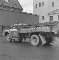 Kjøretøy fra E.C. Dahls Bryggeri.  (Aktiebryggeriet - E.C. D
