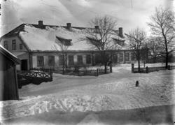 Hovedbygningen på Grefsheim gård, Nes, Hedmark. Vinter. Før 