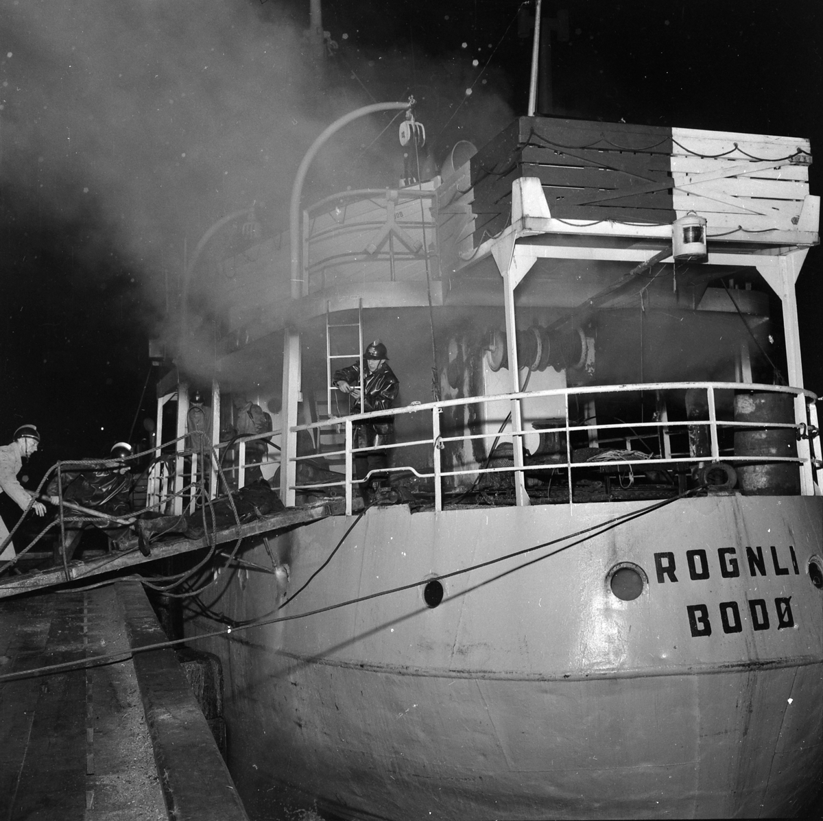 Brann ombord i båten Rognli av Bodø