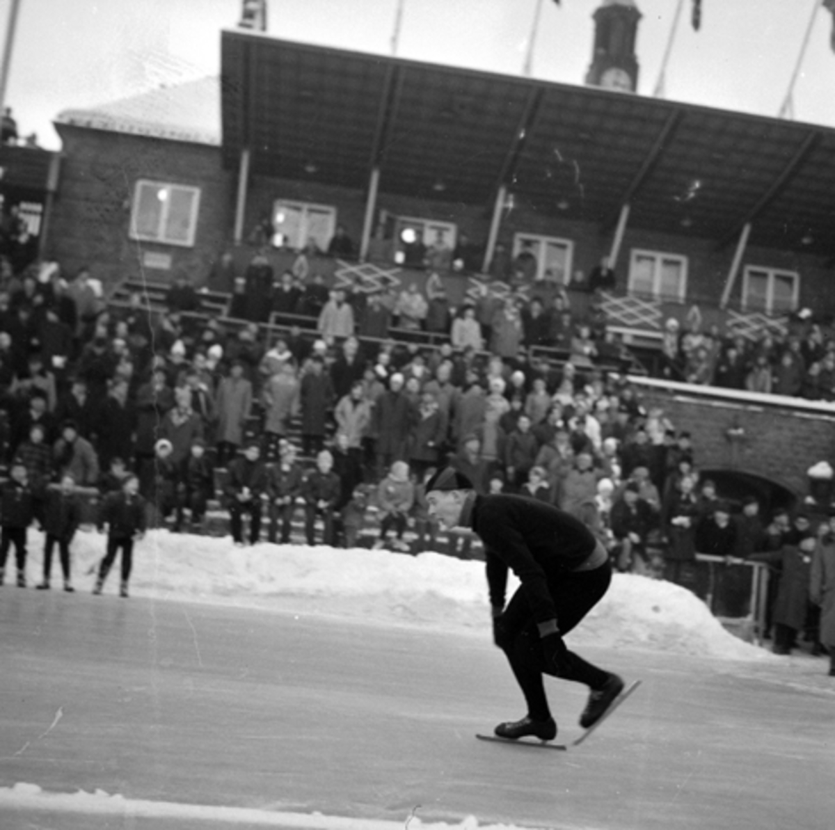 Knut "Kuppern Johannesen, skøyter, Bislett Stadion.