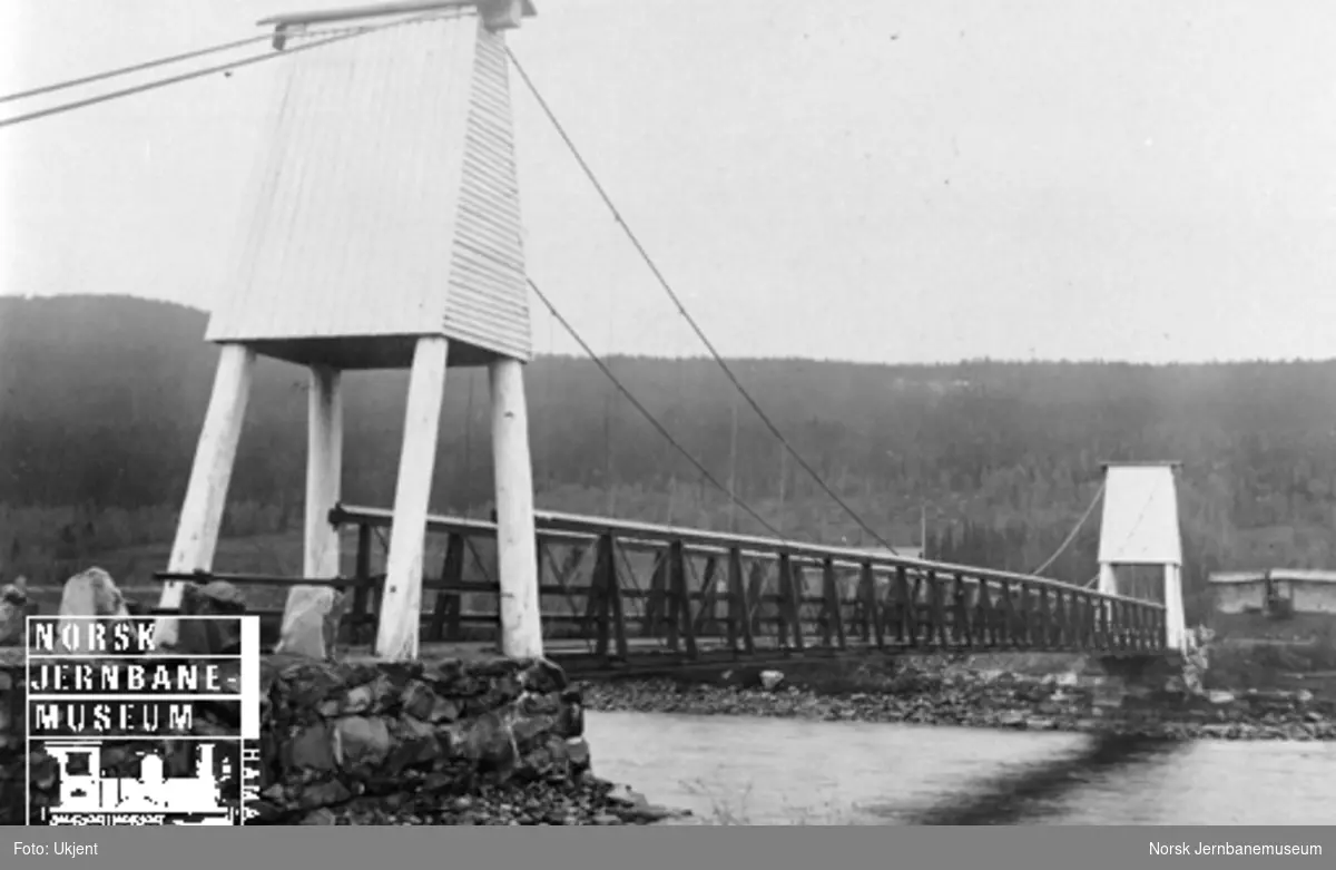 Vegbroen ved Singsås stasjon
