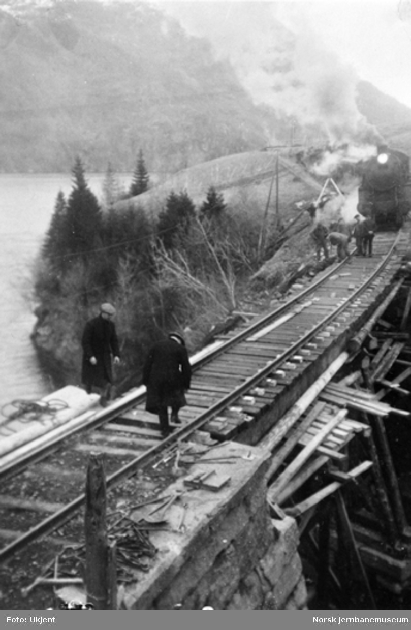 Utrasing på Vossebanen februar 1928 : Romslo km 455,5