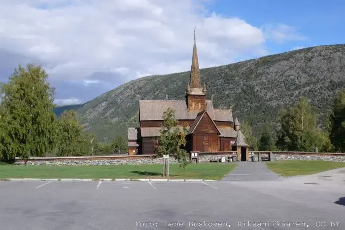 Lom stavkirke